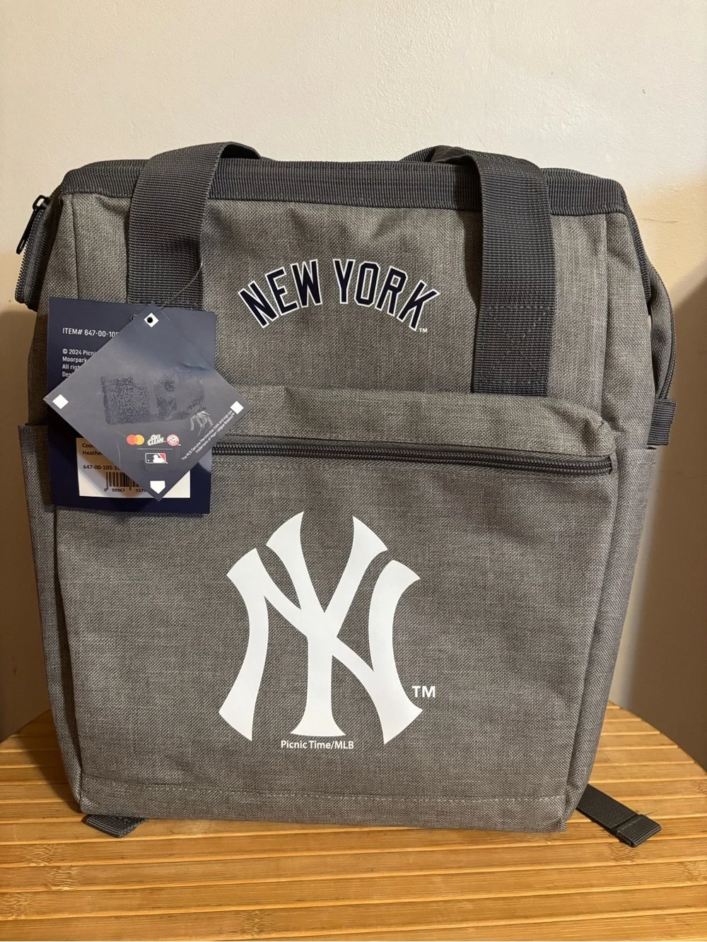 *NWT* MLB New York Yankees On The Go Soft Lunch Bag Cooler Backpack.
